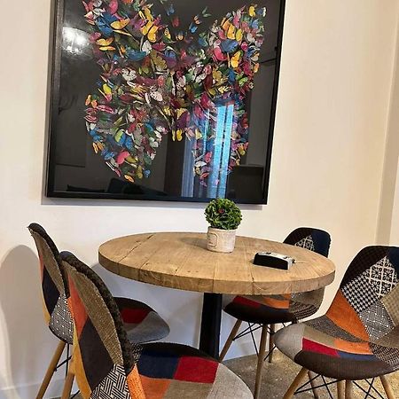 Cozy Apartment At Gazi Square Атина Екстериор снимка