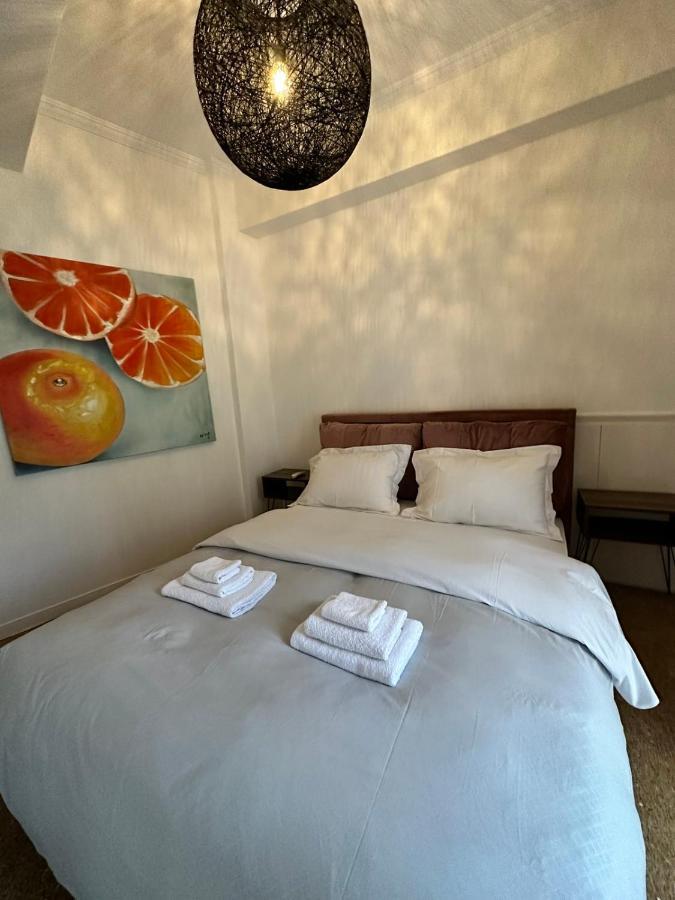 Cozy Apartment At Gazi Square Атина Екстериор снимка