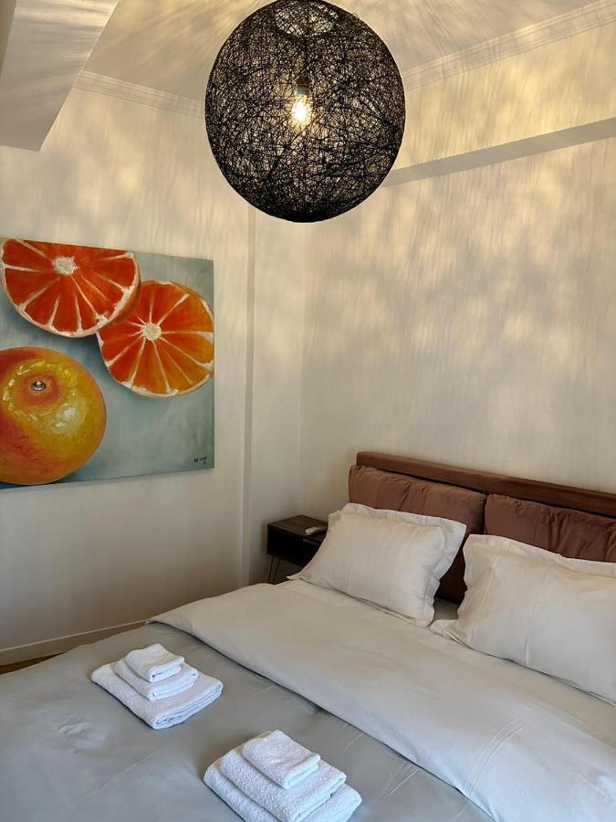 Cozy Apartment At Gazi Square Атина Екстериор снимка