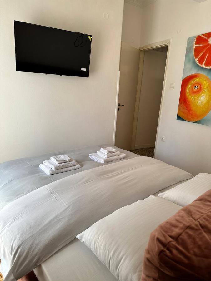 Cozy Apartment At Gazi Square Атина Екстериор снимка